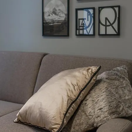 Kemp Rops Private Classified 4 Stars Apartment *