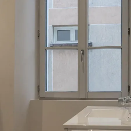 Kemp Rops Private Classified 4 Stars Apartment
